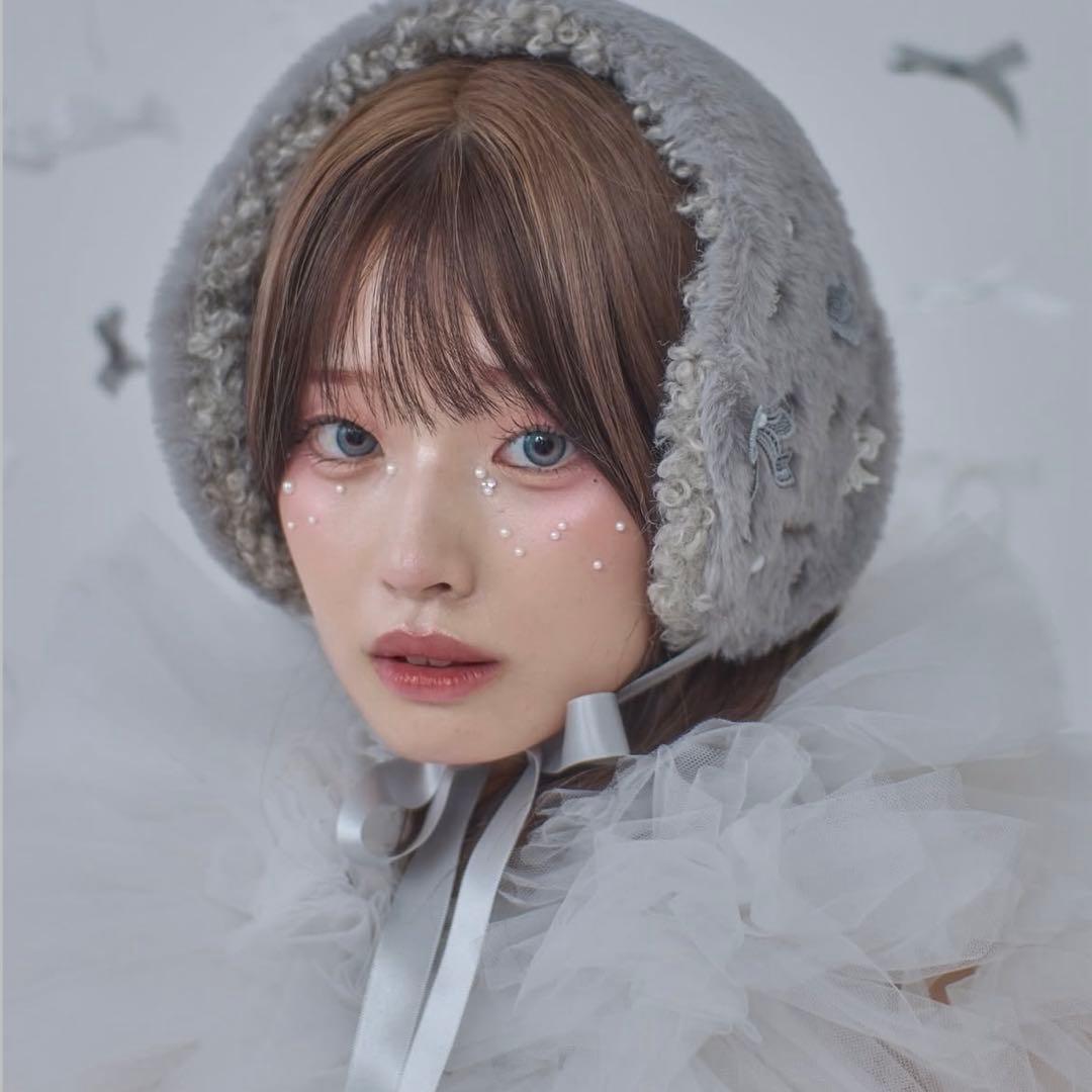 かきぶちももの　ファニーマフ　ライトグレー