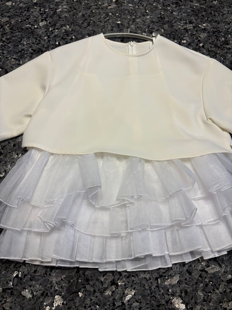 Kumi様⭐︎bluelea ⭐︎ヘムチュールドッキングプルオーバー 半袖⭐︎白