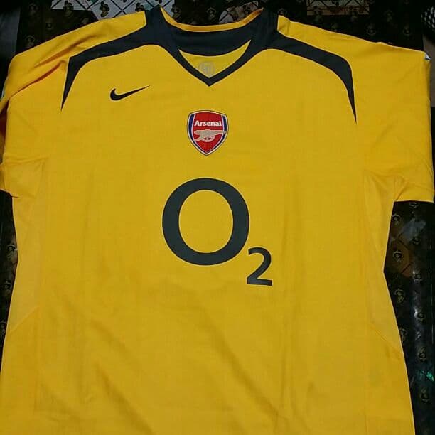 アーセナル アンリサイン入りユニフォーム