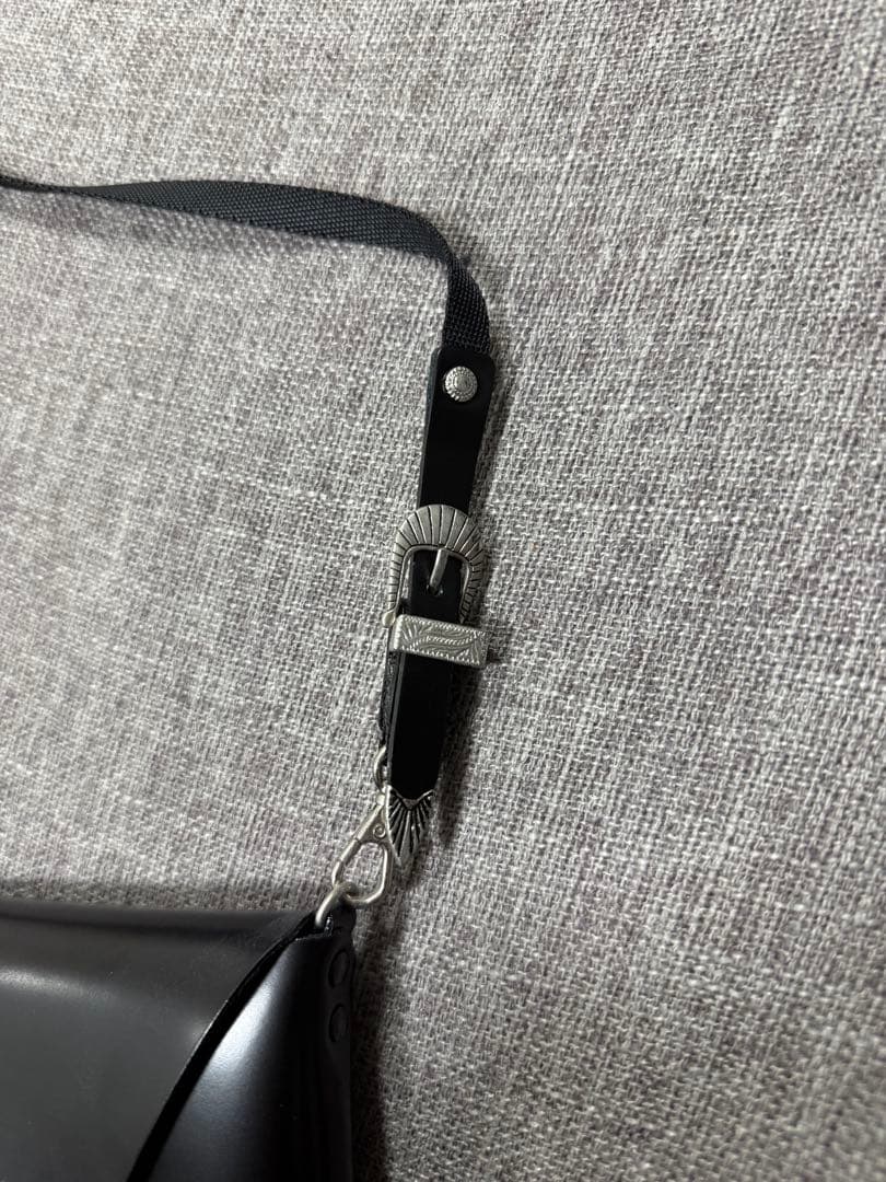 バッグ TOGA Leather shoulder pouch