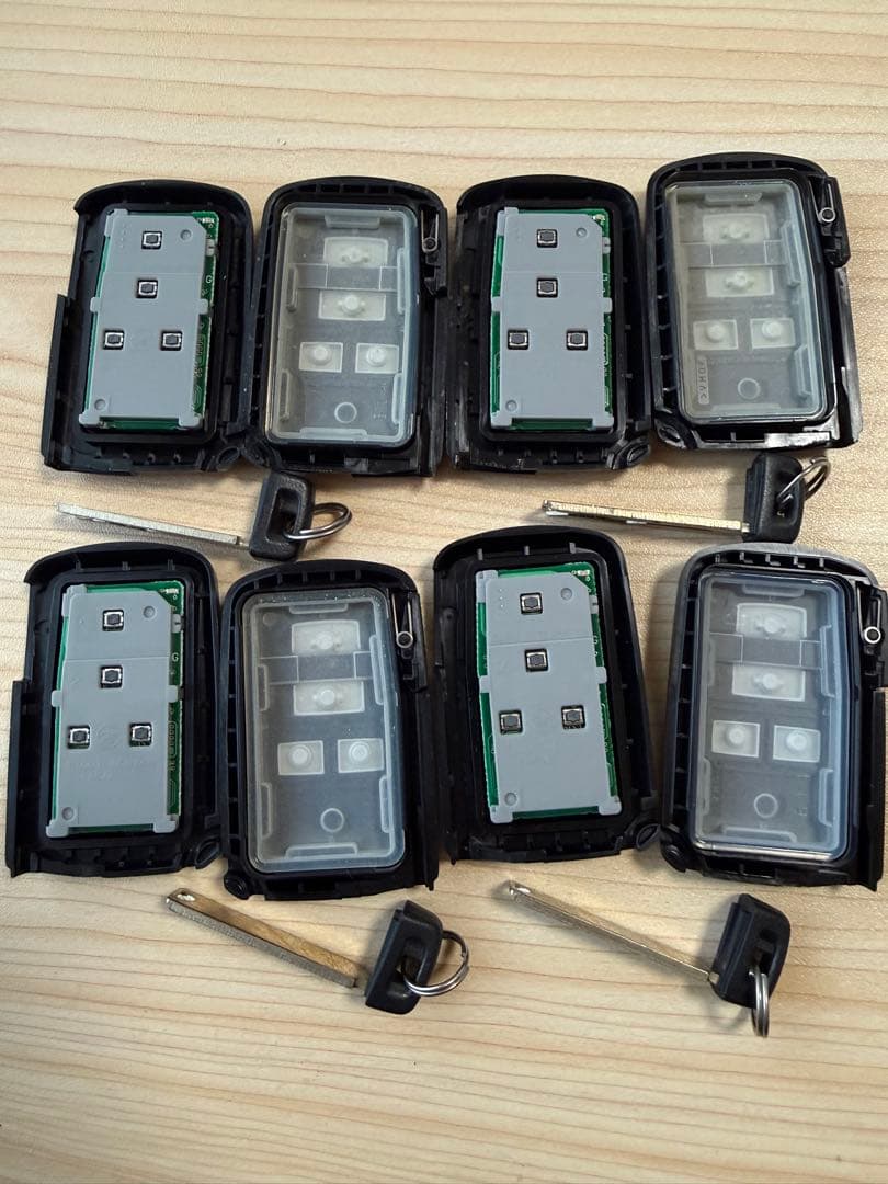 トヨタ純正 アルファード スマートキー (4つボタン) 4個 送料込み