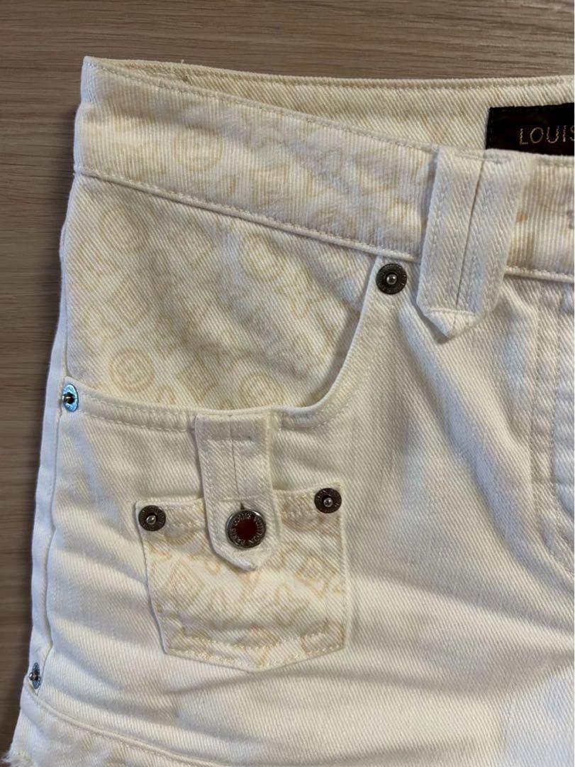 り*ご様 Louis Vuitton ルイヴィトン　ホワイトショートパンツ　ショ