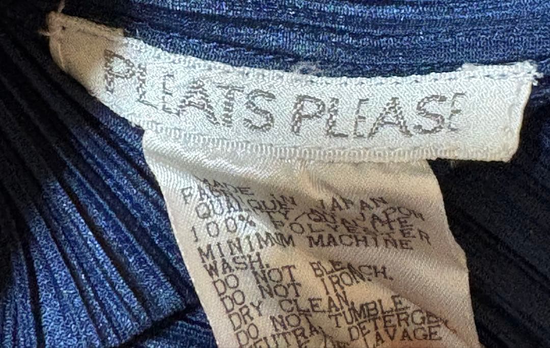 イッセイミヤケ、PLEATS PLEASE,ハイネック半袖、濃紺、サイズ3