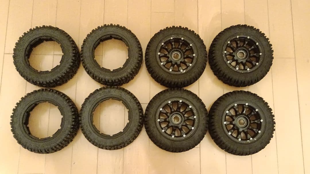 1/5スケールBAJA系 アルミホイール付きタイヤ4セットと未使用タイヤ4本