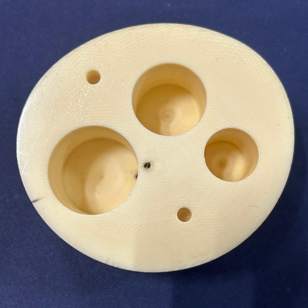 東*堂様 象牙風 ハンコ置き 印鑑置 総重量331.2g 縦約82.4㎜ 横約6