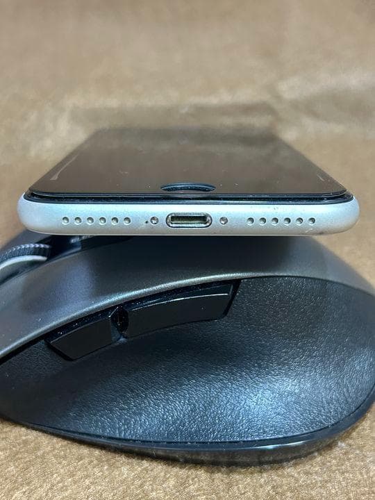 iPhone SE (第2世代) ホワイト