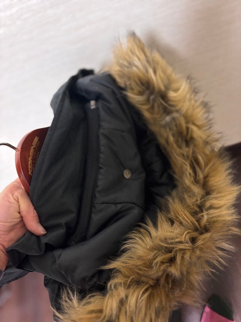 コミネ　ブラックダウンジャケット フード付き