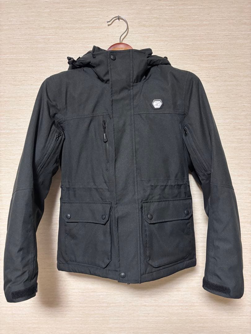 コミネ　ブラックダウンジャケット フード付き