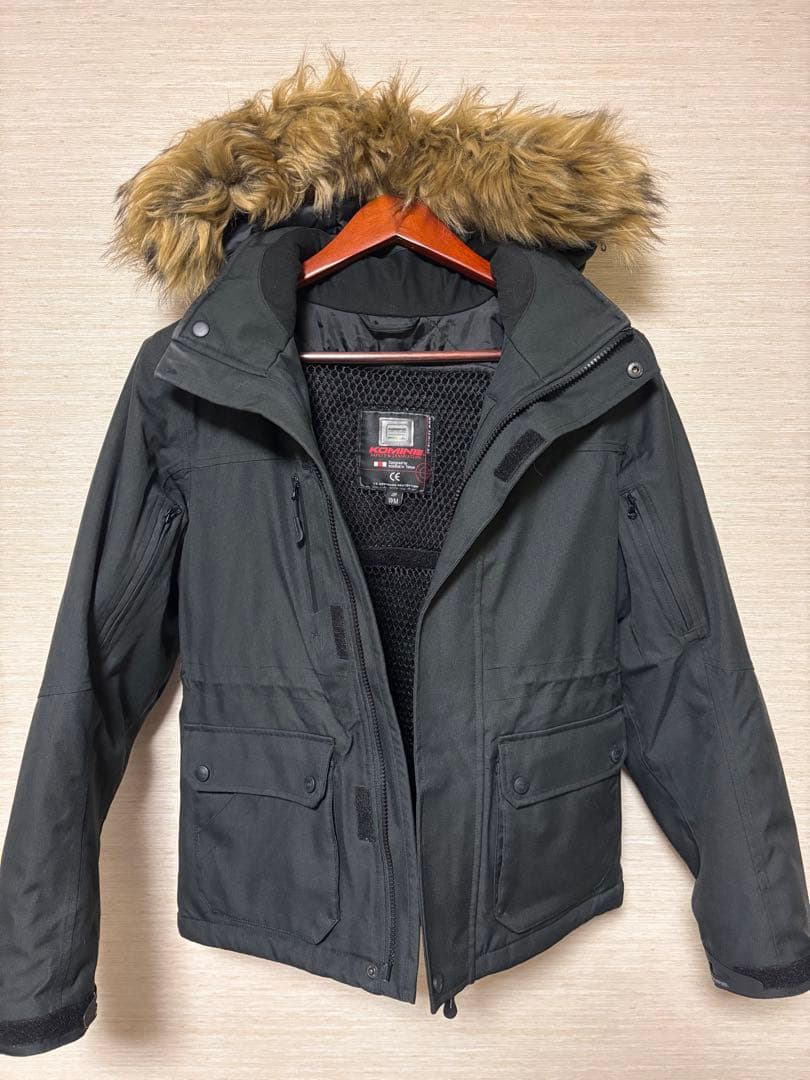 コミネ　ブラックダウンジャケット フード付き