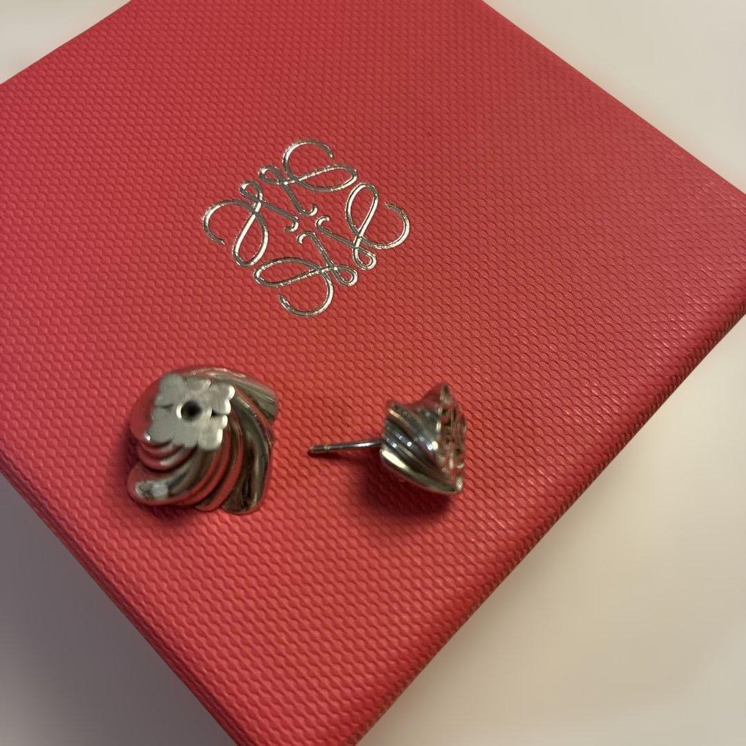 LOEWE ピアス