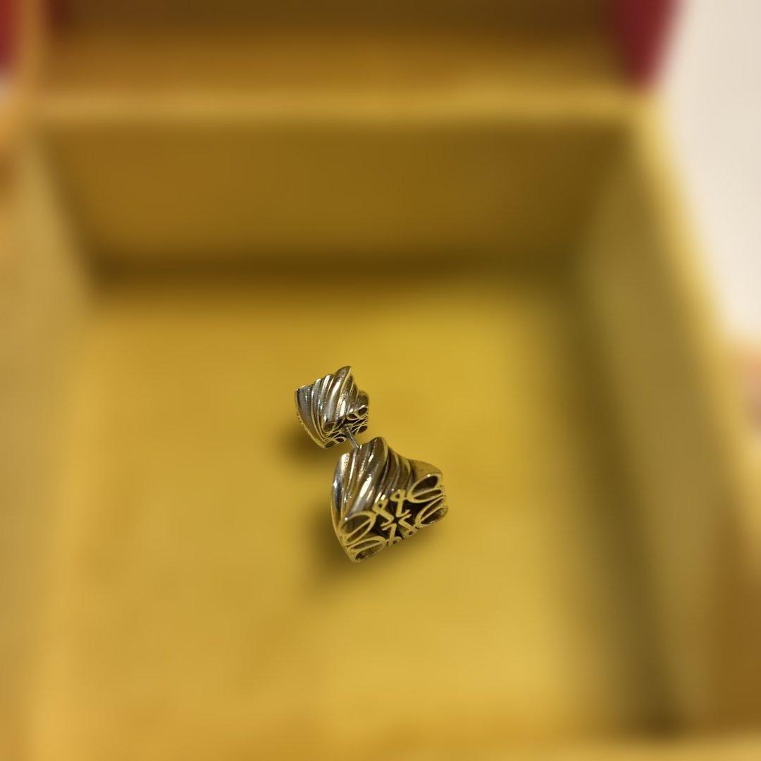 LOEWE ピアス