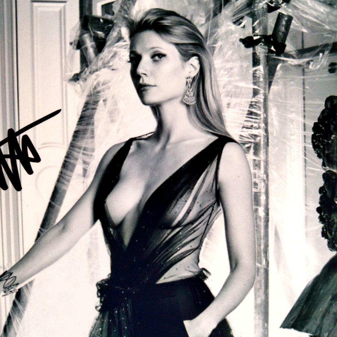 グウィネス・パルトロー直筆サイン入り超大型写真…大いなる遺産…