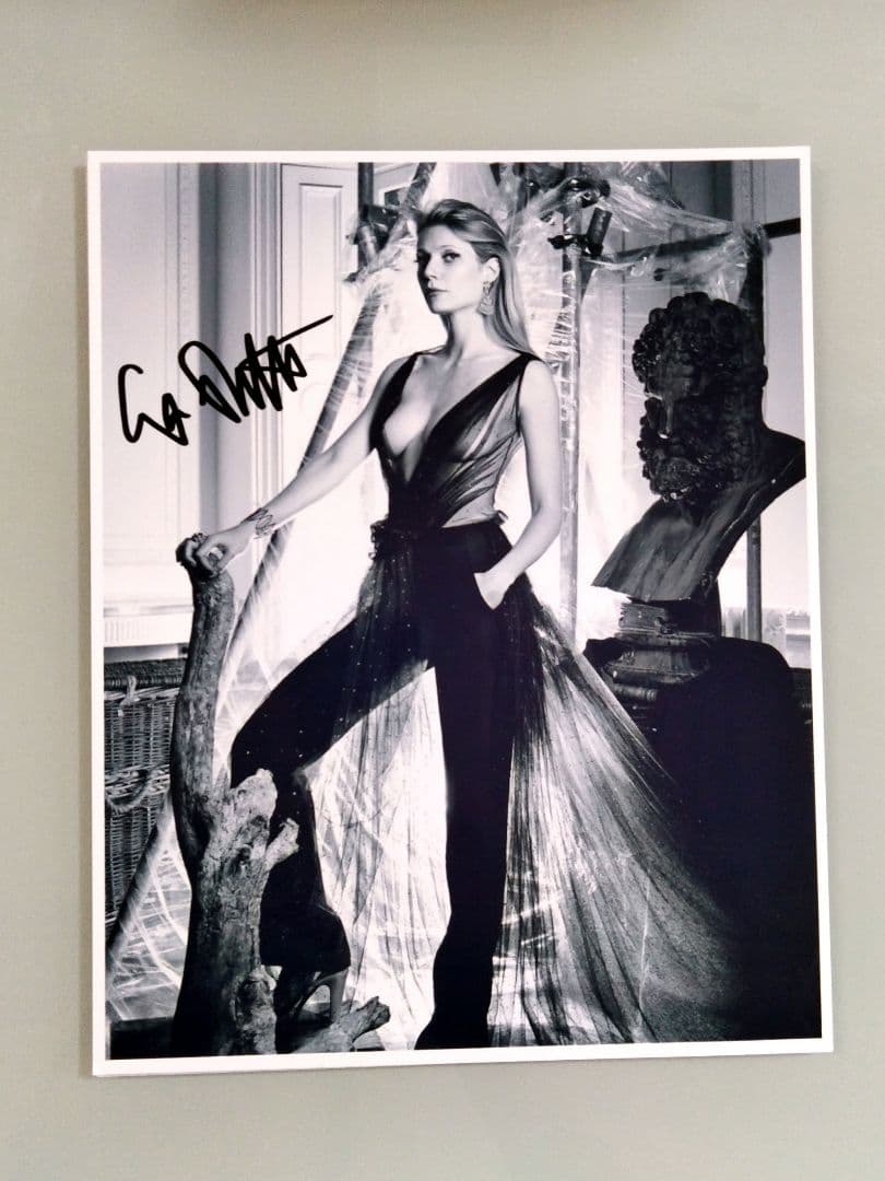 グウィネス・パルトロー直筆サイン入り超大型写真…大いなる遺産…