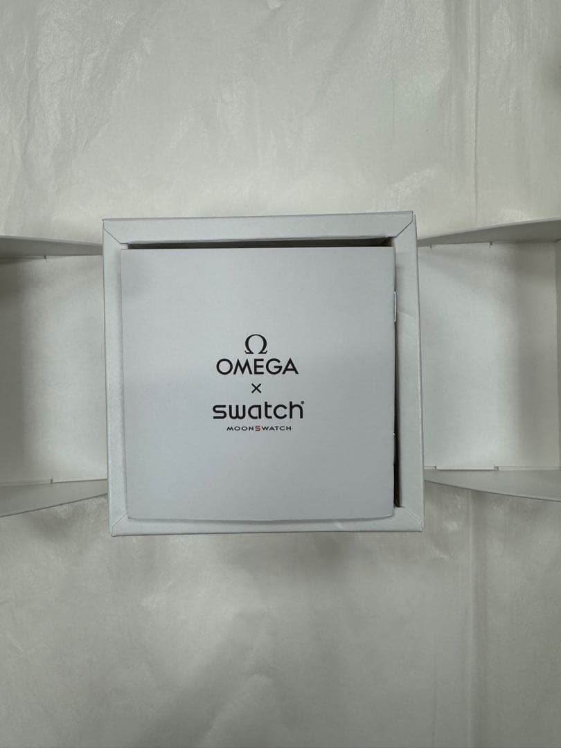 Swatch白いスヌーピーのムーンスウォッチ