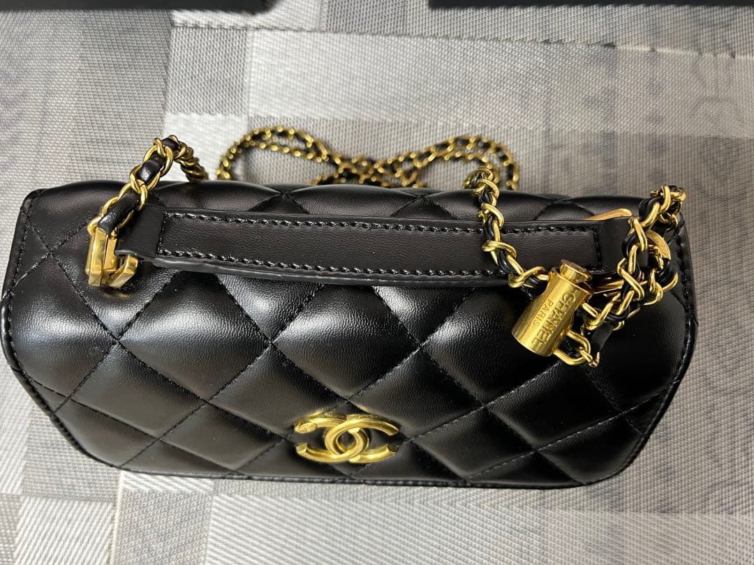 CHANEL ノベルティマトラッセ キルティング ショルダーバッグ ブラック
