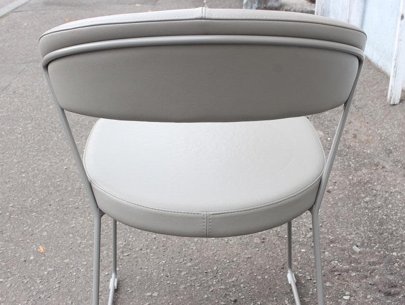 カリガリス コヌビア ニューヨーク ダニングチェア ソフトレザー カラー/トープ