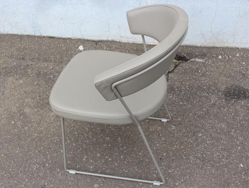 カリガリス コヌビア ニューヨーク ダニングチェア ソフトレザー カラー/トープ