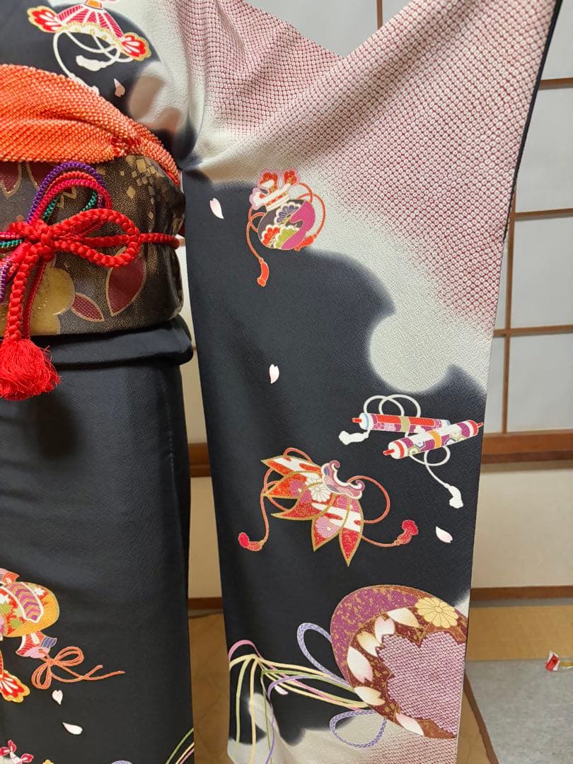 振袖フルセット　早い者勝ち！大特価！　宝尽くし柄　正絹　中古　成人式　フォーマル