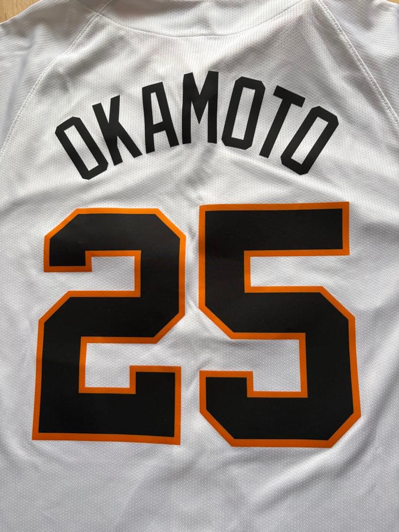 読売ジャイアンツ NIKE レプリカユニフォーム 岡本和真 Mサイズ