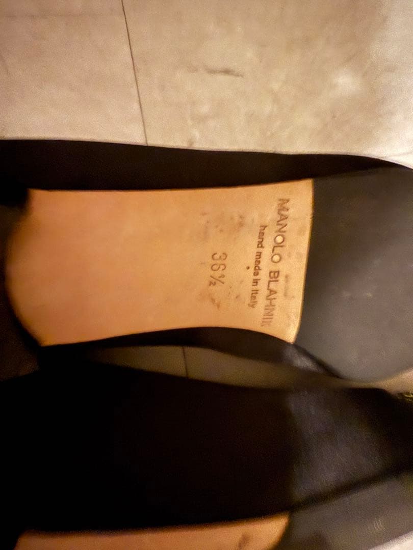 MANOLO BLAHNIK ブラックサテン フラットシューズ 36.5
