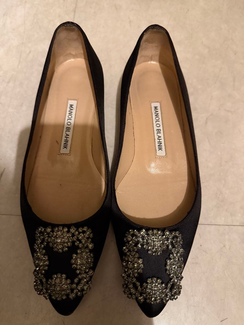MANOLO BLAHNIK ブラックサテン フラットシューズ 36.5