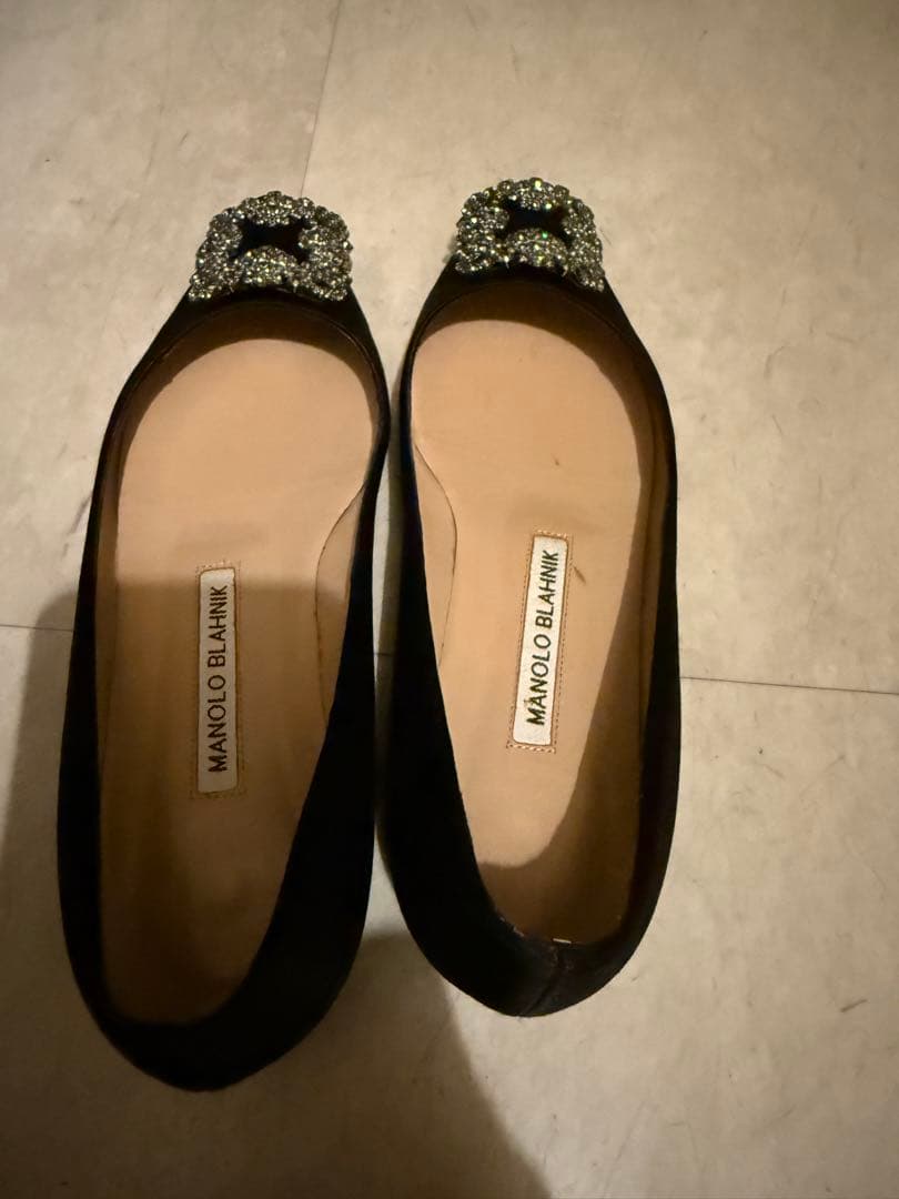 MANOLO BLAHNIK ブラックサテン フラットシューズ 36.5