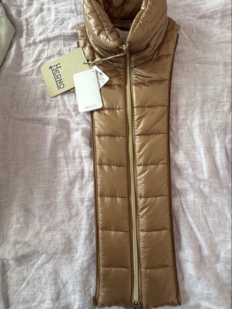 モ*ガ様 HERNOキャメル 42 上質アルパカウールファーつき　タグつき未使用