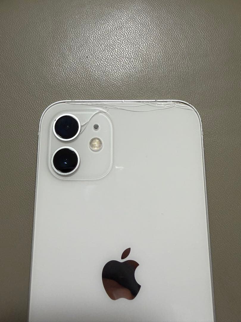 iPhone 12 64GB ホワイト