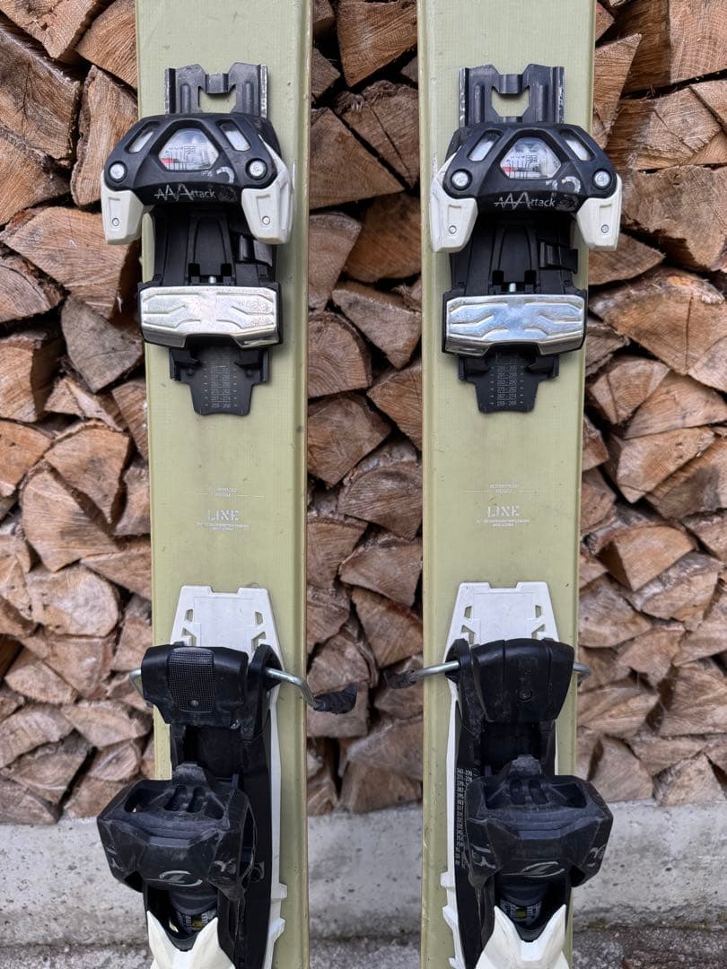 LINE Sick Day ツインチップスキー 板 ビンディング付き
