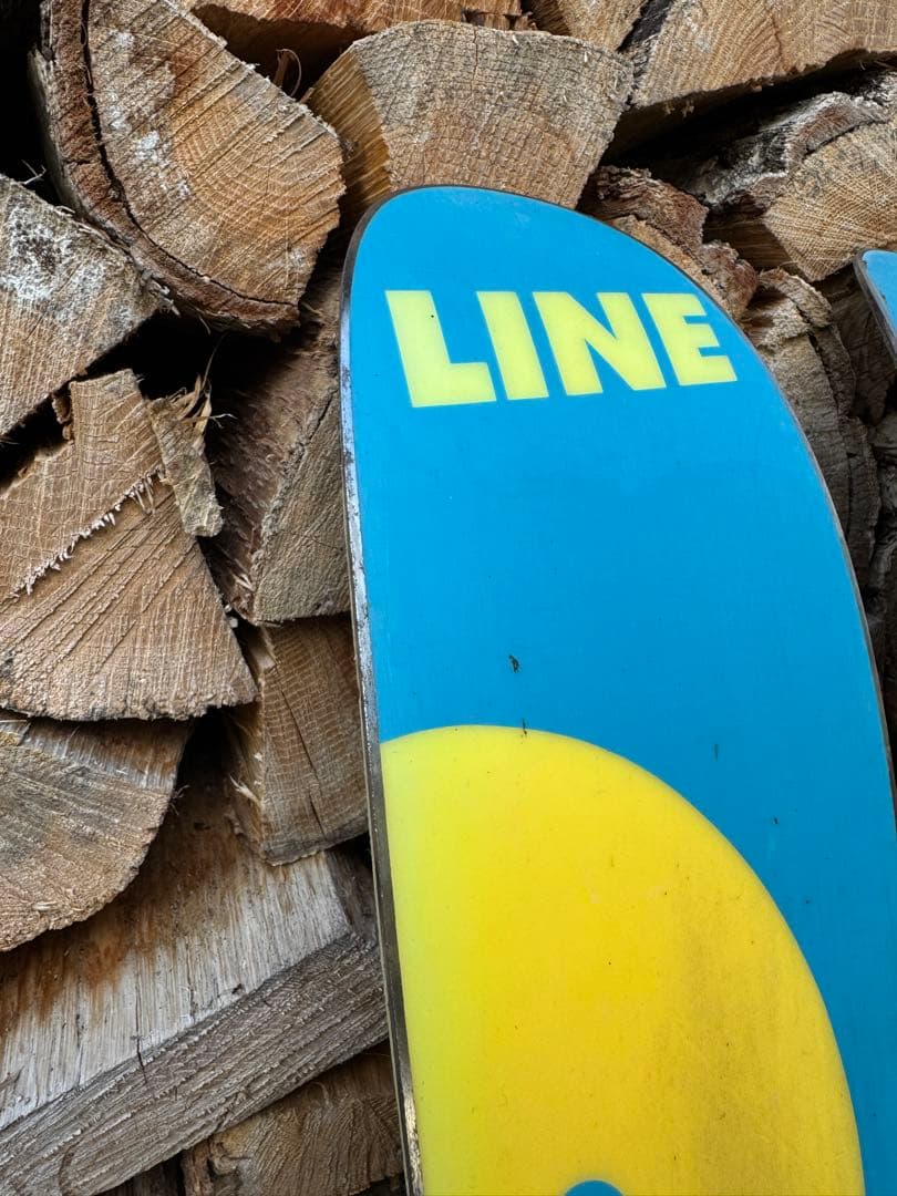 LINE Sick Day ツインチップスキー 板 ビンディング付き