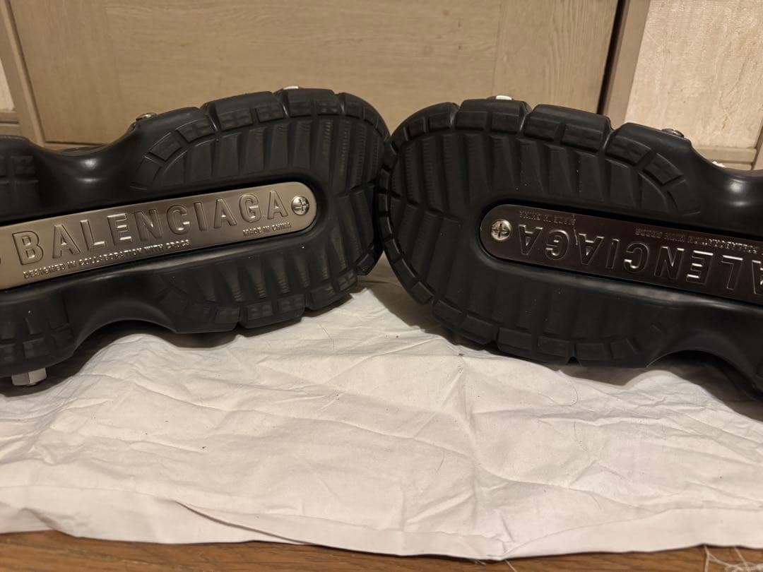 バレンシアガ　ハードクロックス　42