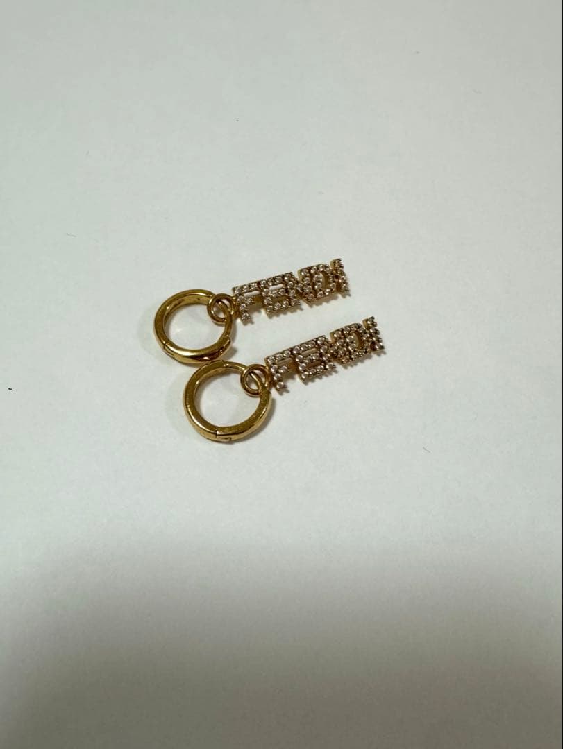 FENDI ゴールドカラー ピアス※注意書き有り※