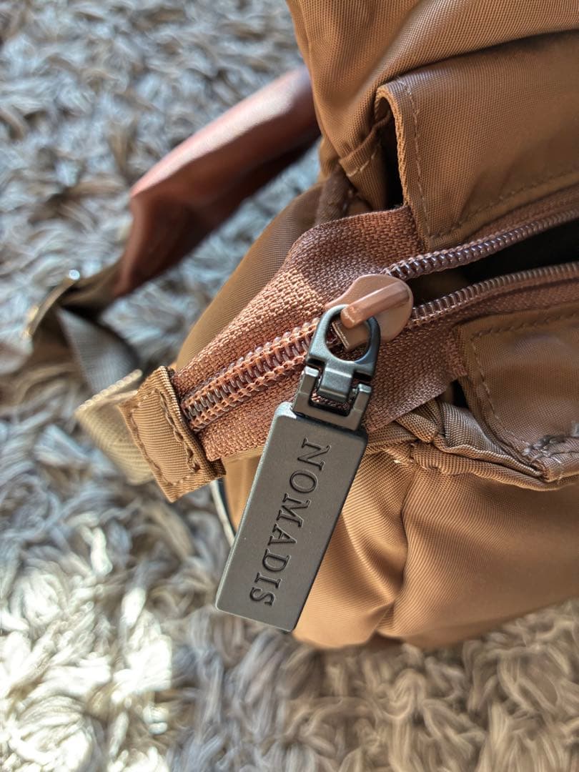 NOMADIS LUCK ワイド ショルダーバッグ