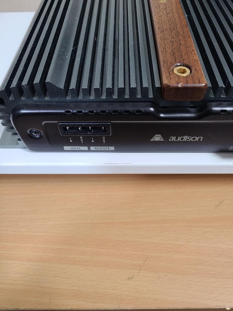 【audison】 VR209　カーオディオアンプ