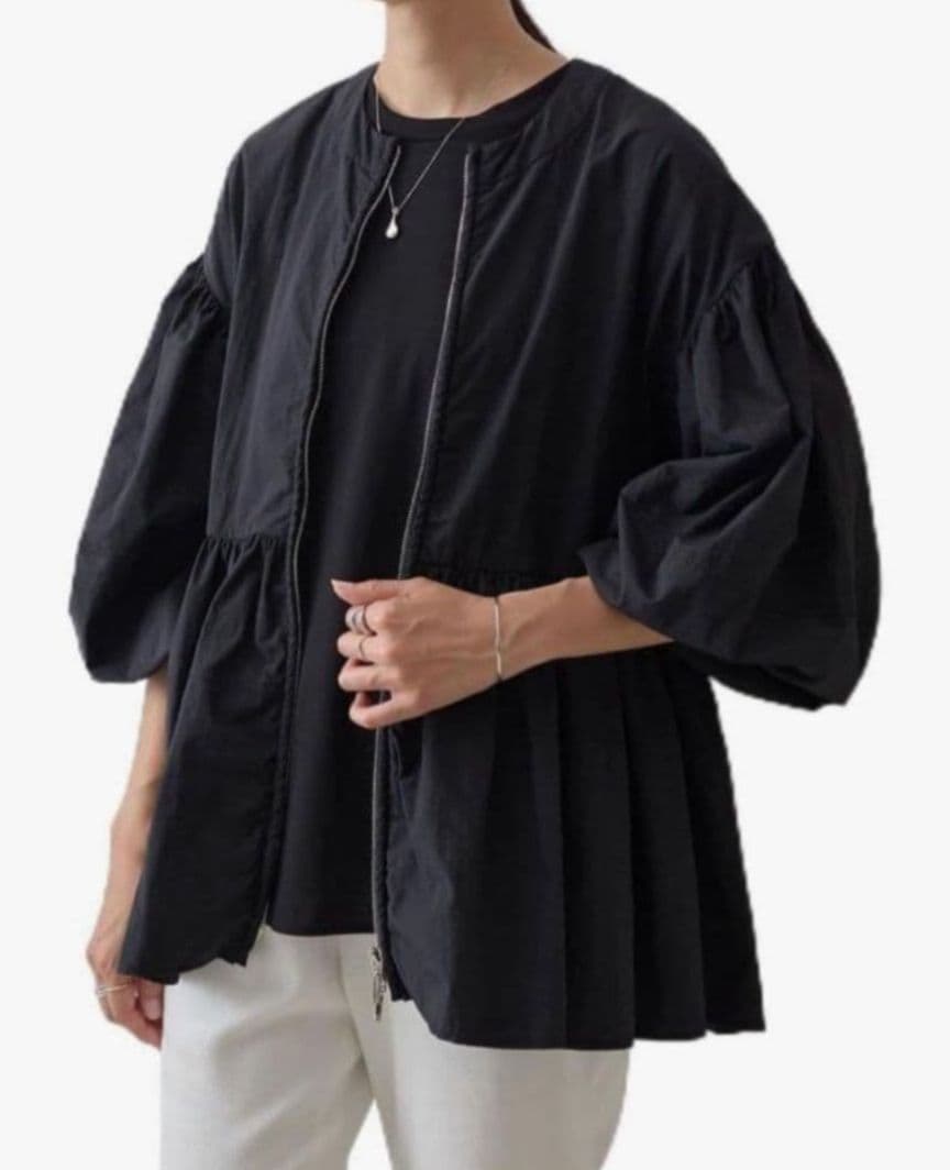 26400円　今季新品　ビアズリー　ペプラムジップブルゾン黒　ガリャルダガランテ