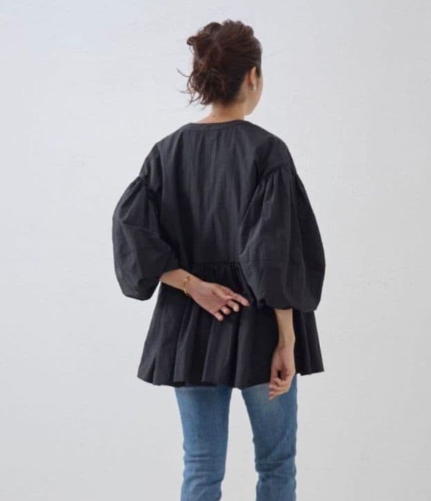 26400円　今季新品　ビアズリー　ペプラムジップブルゾン黒　ガリャルダガランテ