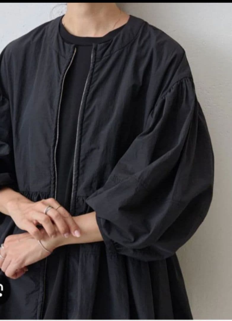 26400円　今季新品　ビアズリー　ペプラムジップブルゾン黒　ガリャルダガランテ