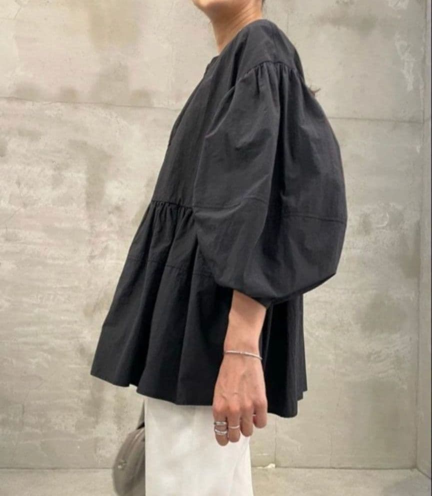 26400円　今季新品　ビアズリー　ペプラムジップブルゾン黒　ガリャルダガランテ