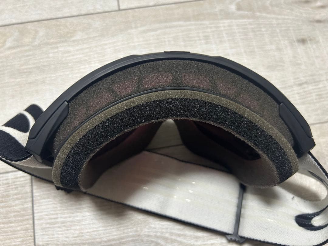 定価50% OAKLEY スノボゴーグル 紫外線カット 男女兼用