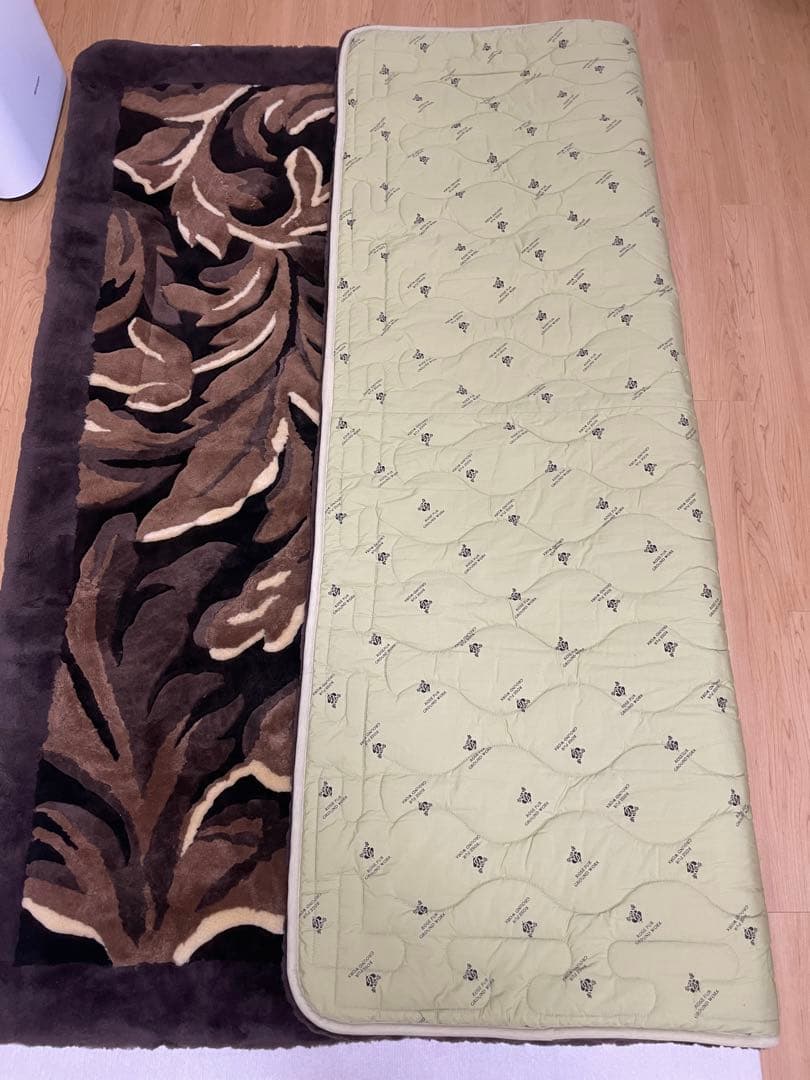 美品 京都西川 ムートンラグ 天然羊毛 オーストラリア産 厚手 備長炭シート