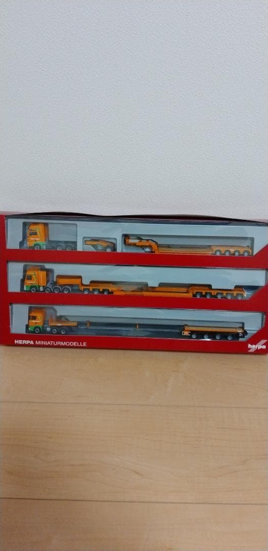 新品です。ヘルパ1/87スケールトレーラーv.d. Vlist仕様