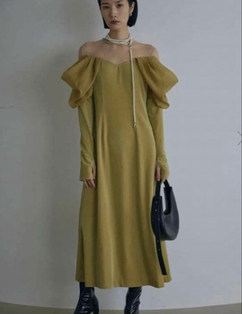 オフショルダーロングドレス