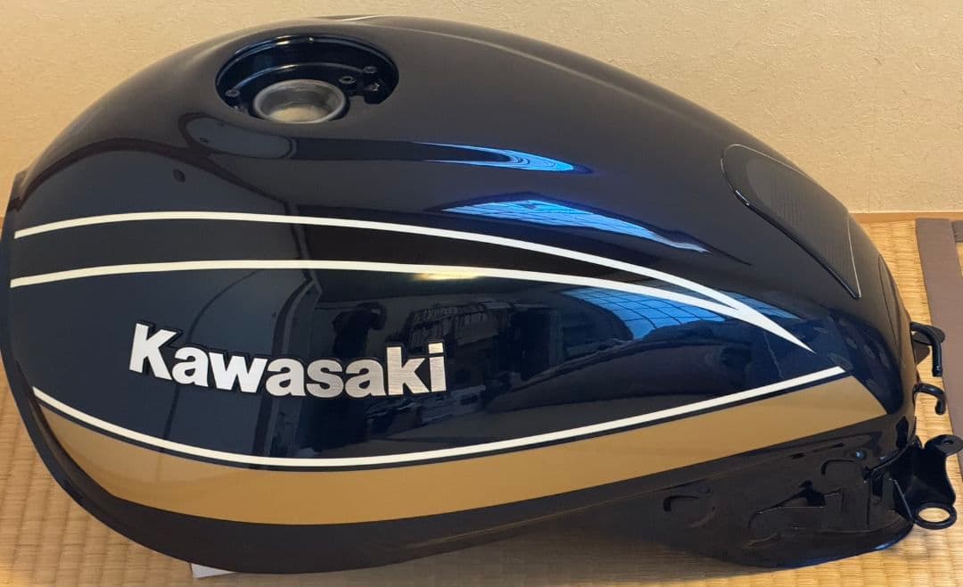 Kawasaki Z900RS 純正タンク キャンディトーンブルー