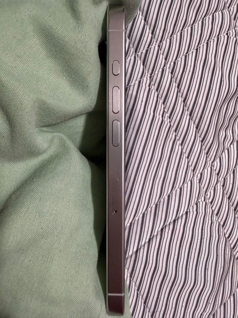 【Apple】 iPhone 15 Pro 256GB SIMフリー　シルバー