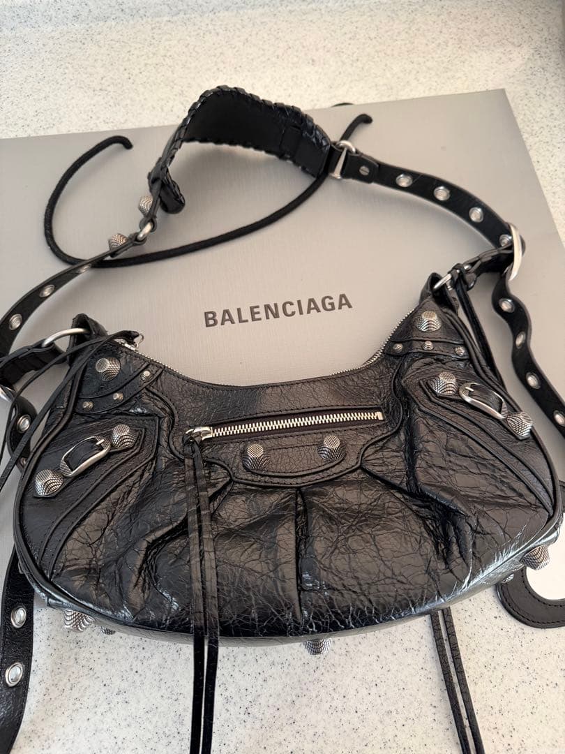バッグ balenciaga le cagole s