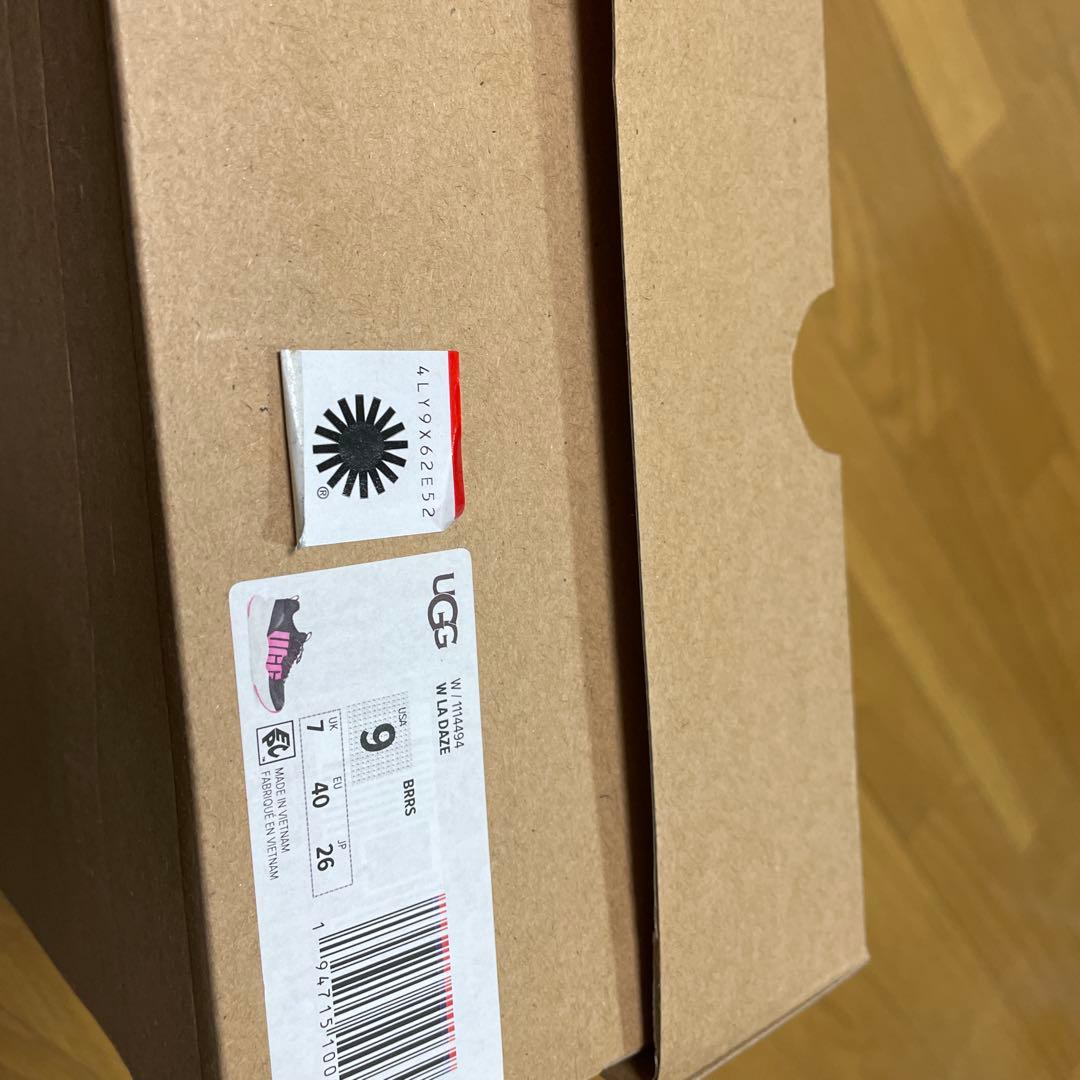 UGG ストレッチスニーカー ブラック/ピンク