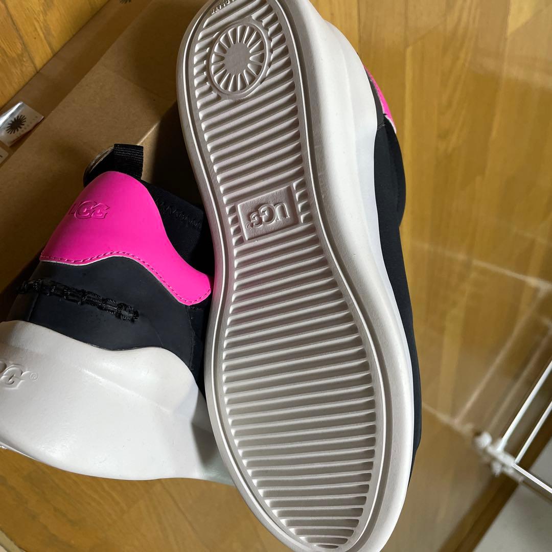 UGG ストレッチスニーカー ブラック/ピンク