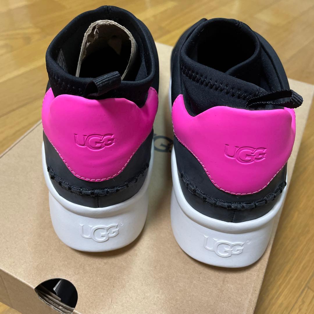 UGG ストレッチスニーカー ブラック/ピンク