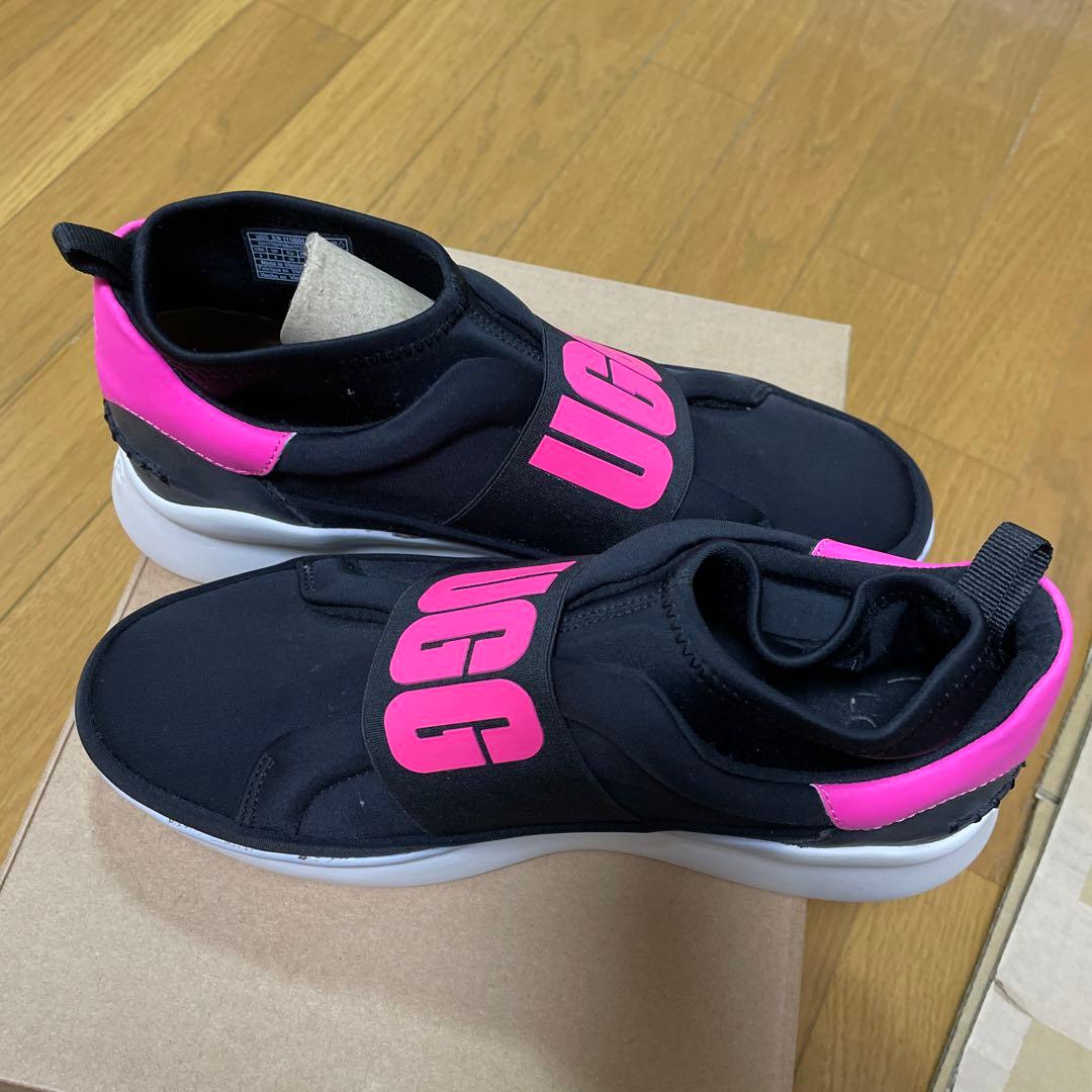 UGG ストレッチスニーカー ブラック/ピンク