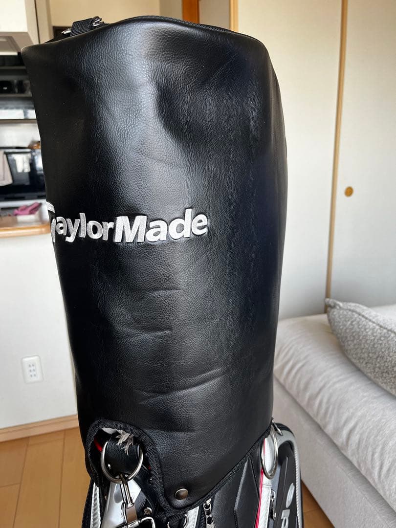 超美品！テーラーメイド　ハイグレード黒キャディバッグ　大きめ　9.5型　レザー調